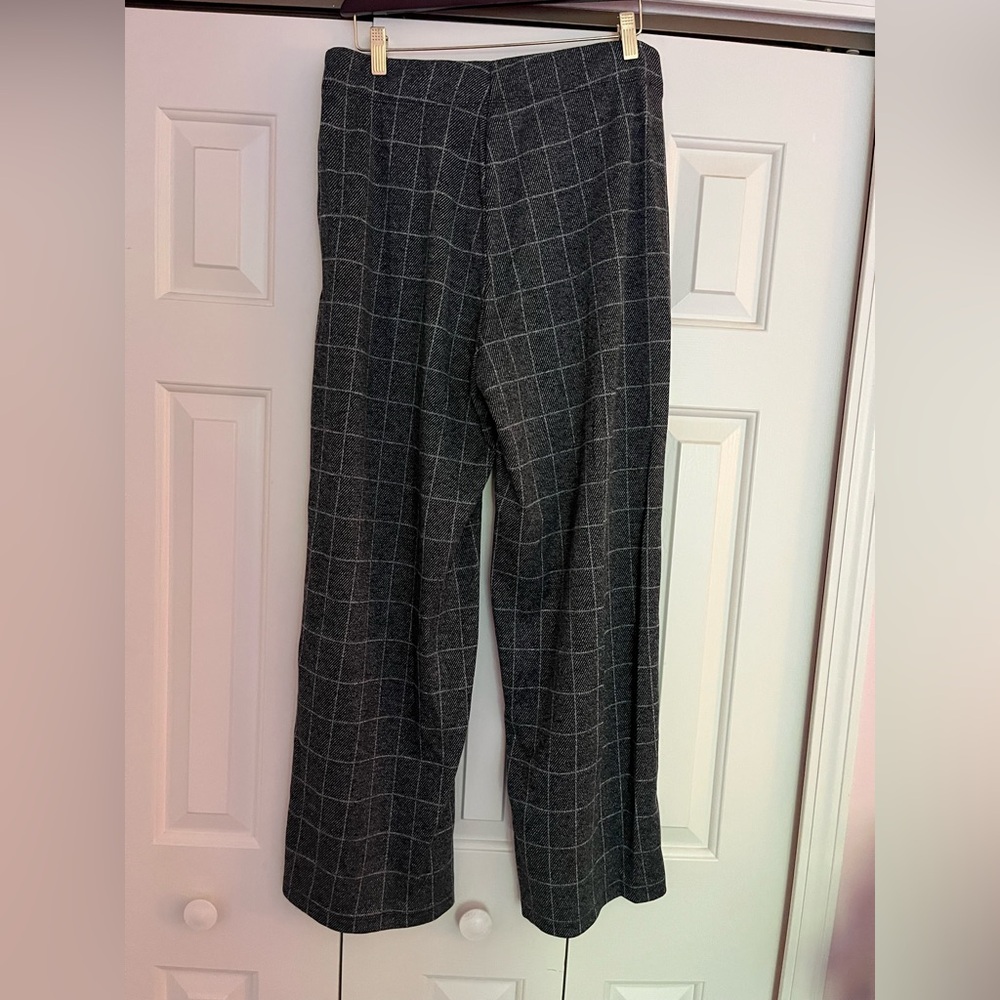 Max Studio Grey/Black Window Pane - Picture 3 of 5